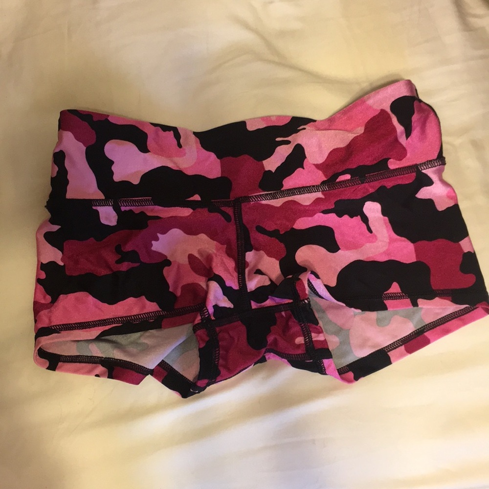 Pink camo limited edition FLEO shorts